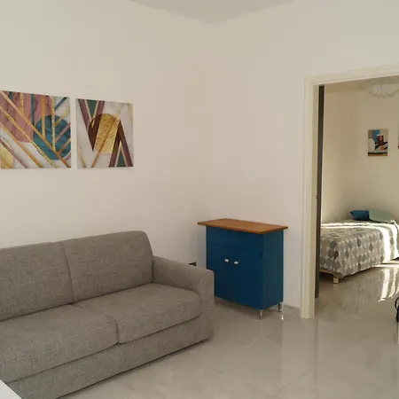 Liam House * Otrante